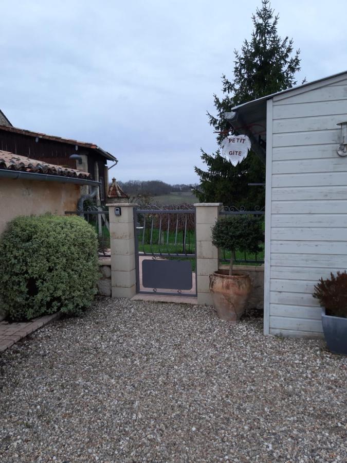 Gite Les Deux Meules Sainte-Colombe  Zewnętrze zdjęcie
