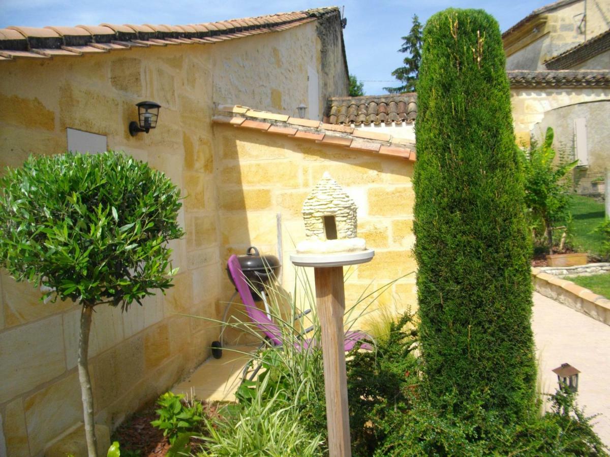 Gite Les Deux Meules Sainte-Colombe  Zewnętrze zdjęcie
