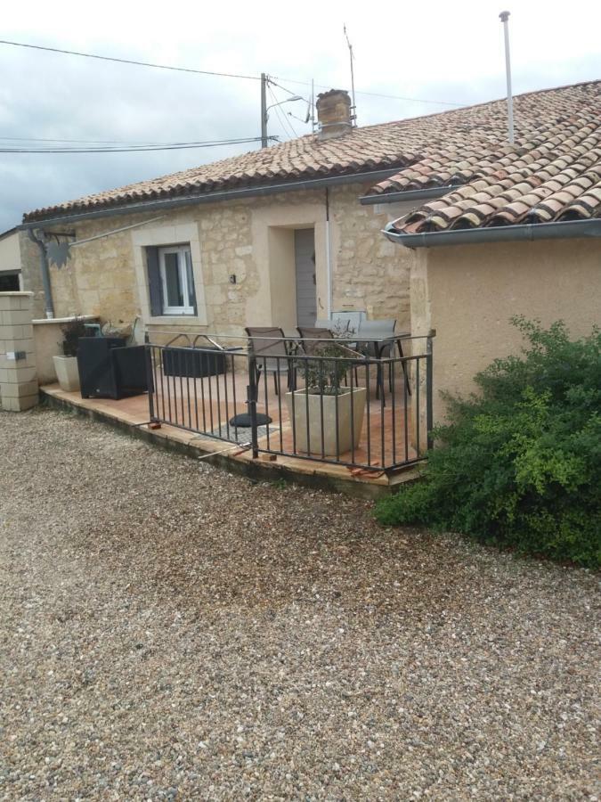 Gite Les Deux Meules Sainte-Colombe  Zewnętrze zdjęcie
